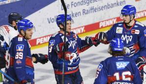 Die Adler Mannheim siegen gegen Straubing.