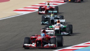 Ungewohnter Anblick: 2014 werden Alonso und Co in Bahrain im Dunkeln fahren