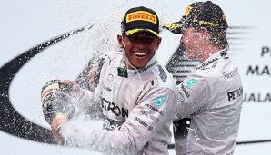 Lewis Hamilton (l.) gewann den Großen Preis von Malaysia
