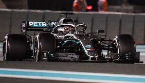 Lewis Hamilton sieht in Abu Dhabi.