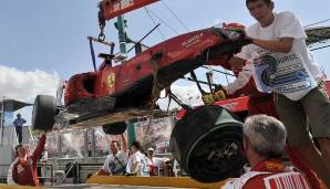 Jener Unfall beim GP von Ungarn 2009 brachte die Debatte über einen Cockpitschutz erstmals ins Rollen. Ferrari-Pilot Felipe Massa wurde im Qualifying von einer etwa 800 Gramm schweren Aufhängefeder des vorausfahrenden Rubens Barichello am Helm getroffen.