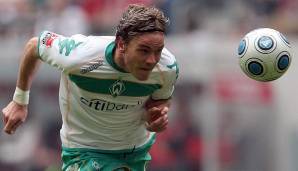 Clemens Fritz kam 2006 von Bayer Leverkusen an die Weser. Er spielte die vollen 90 Minuten im Pokalfinale 2009 und beendete seine Karriere nach 11 Jahren in Bremen 2017. Heute Leiter des Lizenzbereichs und der Scouting-Abteilung bei Werder.