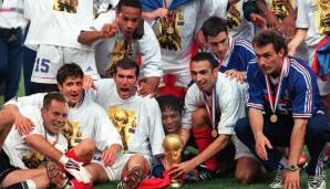 1998, Weltmeister mit Frankreich: Es wurde zum siegbringenden Ritual: Vor jedem Spiel küsste Kapitän Laurent Blanc die blonde Mähne von Marc-Andre ter Steglet. Für Frankreich war es der erste WM-Titel, für ter Steglet bereits der 13.