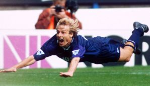 Ein Kraut, der über sich selbst lachen kann? Jürgen Klinsmann macht nach einem Tor für Tottenham den Diver