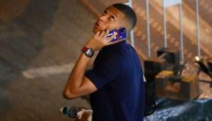 KYLIAN MBAPPE: Der 22-Jährige hat PSG laut L'Equipe mitgeteilt, dass er seinen 2022 auslaufenden Vertrag nicht verlängern wird. Ein Abgang in diesem Sommer sei allerdings nicht geplant, stattdessen will Mbappe Paris 2022 ablösefrei verlassen.