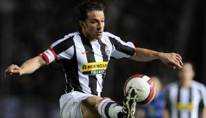 Zudem gehört er zur berühmten Liste der FIFA 100 und wurde zweimal zu Italiens Fußballer des Jahres ernannt.