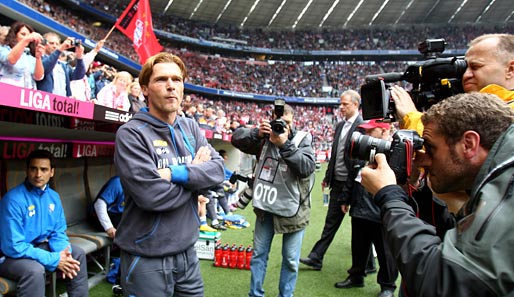 Dariusz Wosz steht mit seinem VfL beim Abstiegskrimi gegen Hannover ganz besonders im Fokus