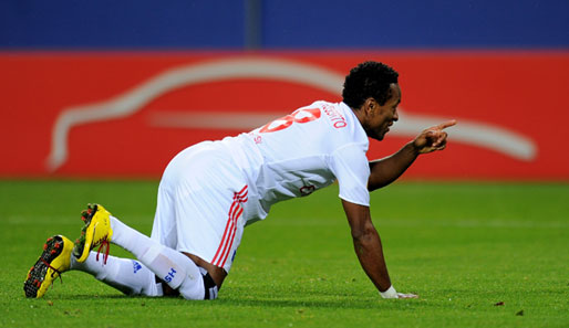 Ze Roberto musste nach einem üblen Foul das Feld vorzeitig verlassen