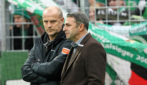 Geschäftsführer Klaus Allofs (r.) und Trainer Thomas Schaaf gehen gemeinsam durch die Krise