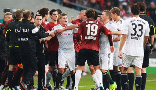 Niederlage und Rot für Boateng nach dem Brawl: Bayern unterliegt Hannover