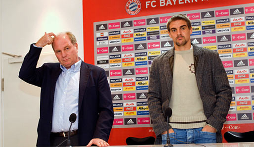 Uli Hoeneß und Sebastian Deisler bei der Pressekonferenz zum Rücktritt am 16. Januar 2007