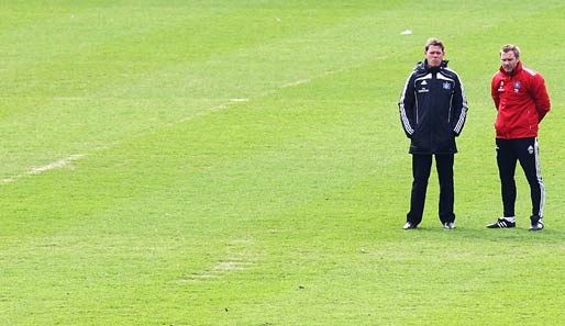 Thorsten Fink (r.) und Frank Arnesen wollen den Hamburger SV in der Bundesliga halten