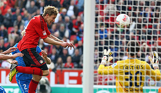 Stefan Kießling erlebt diese Saison einen Höhenflug - und gute Leistungen machen begehrt