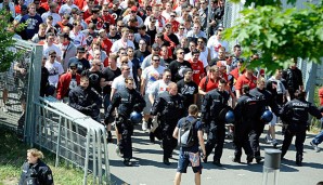 Bei Ausschreitungen zwischen den beiden Fanlagern wurden 41 Menschen festgenommen