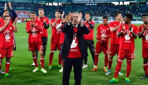 Aber, es bleibt dabei: Die Bayern warten weiterhin darauf, eine Meisterschaft in der Allianz Arena perfekt zu machen. Im heimischen Stadion wurde der FCB zuletzt 2000 Meister (im Olympiastadion)