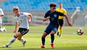 Dylan Crowe (r.) spielt für die englische U18-Nationalmannschaft.