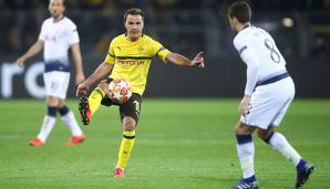 Mario Götze ist beim BVB wiedererstarkt und dürfte demnächst seinen bis 2020 laufenden Vertrag verlängern. Watzke stellte dazu in der Sport Bild klar: "Wir sind im regelmäßigen Austausch. Es ist kein Geheimnis, dass wir ihn gerne halten wollen."