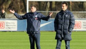 Michael Skibbe (l.) war nur zwei Monate lang Trainer von Hertha BSC.