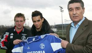 MIMOUN AZAOUAGH: Wechselte in der Winterpause 2004/05 als großes Talent für rund 650.000 Euro aus Mainz nach Schalke. Um seinen Transfer gab es viel Stress, denn S04 wollte die Ablösesumme nicht zahlen, da Azaouagh schwer am Knie verletzt war.