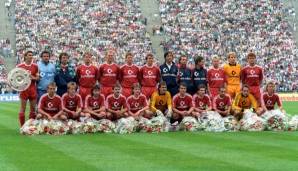 Saison: 1988/89 | BAYERN MÜNCHEN | 16 Spieler | Erneut setzten die Bayern nur überschaubar viele Profis ein. Helmut Winklhofer kam sogar nur auf einen Einsatz.