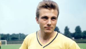 1965/66: REINHARD "STAN" LIBUDA (von 1965 - 1968 beim BVB). Der Außenstürmer war einer der Stars der 60er Jahre. Er kam von Schalke zum BVB und wechselte anschließend zurück nach Gelsenkirchen. Wurde vor allem als Schalke-Legende verehrt.