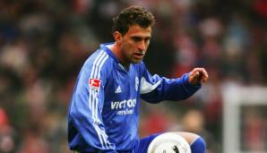 Absolute Führungsfigur, Leistungsträger und Stammspieler - auch bei Schalke, wo er 231 Pflichtspiele abriss. War damals einer der besten Innenverteidiger der BL, enorm zweikampf- und kopfballstark. Wurde später auch Kapitän.