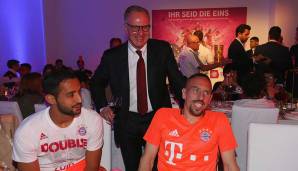 Als Franck Ribery sein 100. Tor für den FC Bayern schoss, geizte Rummenigge nicht mit Komplimenten und sagte einfach irgendwas, was mit Frankreich zu tun hat: "Ich ziehe meinen Hut und sage Champs-Elysees."