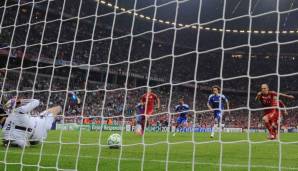 Arjen Robben: In seinem ersten Jahr mit dem FC Bayern erreichte Neuer das Champions-League-Finale in München, das im Elfmeterschießen gegen Chelsea verlorenging. Weil Arjen Robben in der Verlängerung einen Elfmeter vergab, …