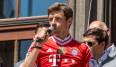 Nationalspieler Thomas Müller wünscht sich für Bayern München ein Erstarken der nationalen Konkurrenz.