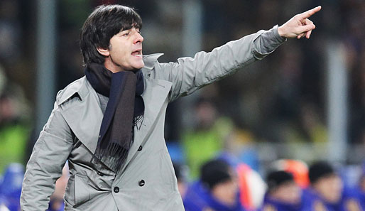 Joachim Löw zeigt an, wo es lang geht