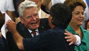 Joachim Gauck freute sich auch in Brasilien mit der deutschen Nationalmannschaft