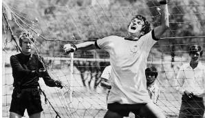 Wolfgang Overath: Für das DFB-Team war der lauffreudige Techniker zwischen 1963 und 1974 aktiv und kam in dieser Zeit auf 81 Einsätze. Den größten Erfolg mit dem Nationalteam feierte er 1974 mit dem WM-Gewinn im eigenen Land.