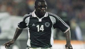 GERALD ASAMOAH: Gemeinsam mit seiner Familie war Asamoah aus Ghana nach Deutschland geflohen, im Mai 2001 debütierte er nach erfolgreicher Einbürgerung für die DFB-Elf. Im Länderspiel gegen die Slowakei gelang ihm direkt ein Tor.