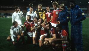 1982: ENGLAND - DEUTSCHLAND 6:5 (nach Hin- und Rückspiel). Seinerzeit gab es noch ein Hin- und Rückspiel im Finale der U21-EM. England gewann das Hinspiel am 21. September in Sheffield 3:1, Deutschland das Rückspiel am 12. Oktober 3:2, was zu wenig war.