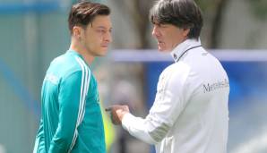 Mesut Özil ist für ein klärendes Gespräch mit dem ehemaligen Fußball-Bundestrainer Joachim Löw bereit.