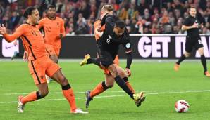 LUKAS NMECHA: Hatte wenige Minuten vor Schluss die Riesenchance zur Führung, scheiterte aber an Oranje-Keeper Flekken. Keine Bewertung.