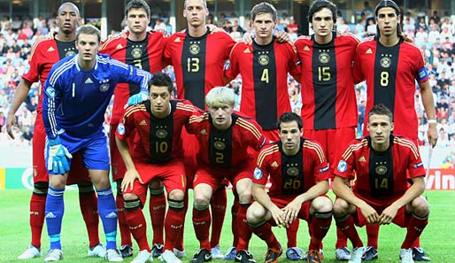 Das Mannschaftsfoto vor dem U-21-Finale: In dieser Aufstellung holte die deutsche U 21 den EM-Titel