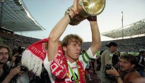 FRANK VERLAAT: Bereits zuvor gewann der Niederländer mit AJ Auxerre den nationalen Pokal, spielte außerdem drei Jahre für Werder und ließ die Karriere in Österreich ausklingen. Sein Sohn Jesper steht bei Waldhof Mannheim unter Vertrag.