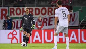 MANUEL NEUER: Bekam erwartungsgemäß wenig zu tun und verlebte dementsprechend einen recht einsamen Abend. Musste in der 81. Minute einen Schuss von Broschinski parieren. Das tat er locker. Beim Energie-Elfer in der falschen Ecke. NOTE: 3,5.