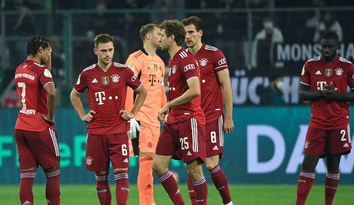Borussia Mönchengladbach hat den FC Bayern demontiert und aus dem DFB-Pokal geschmissen. Wer war bei den Münchnern der Schlechteste unter den Schlechten? Die Noten und Einzelkritiken.