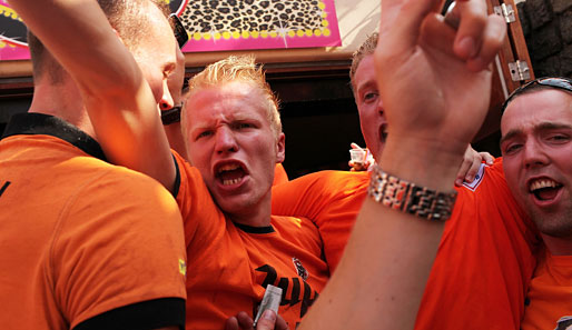 Pöbelnde Fans der Niederlande machten vor dem EM-Quali-Spiel gegen Schweden Ärger