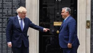 Viktor Orban und Boris Johnson: Die beiden Staatschefs von Ungarn und England lieferten sich ein PR-Desaster nach dem anderen. Beide pfiffen gewaltig auf Corona. Dazu kommt Orbans Umgang mit in der Regenbogen-Frage.