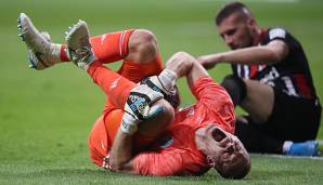 Matz Sels krümmte sich nach dem Foulspiel von Ante Rebic theatralisch auf dem Boden.