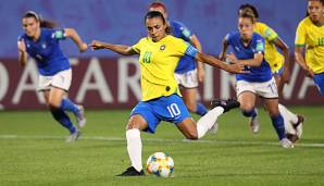 Brasilien gewann nach einem fragwürigem Elfmeter. Marta traf.