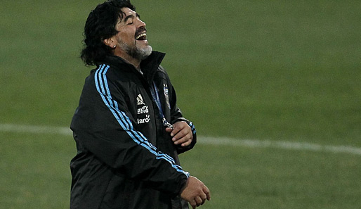 Hat gut lachen: Diego Maradona wird in Zukunft das Traineramt von Al-Wasl ausüben
