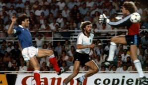 Harald "Toni" Schumacher: 1982 räumte er im WM-Halbfinale gegen Frankreich Patrick Battiston um, drei Jahre später flog er aus dem DFB-Team und seinem Klub 1. FC Köln - wegen der Veröffentlichung seines skandalträchtigen Buches Anpfiff.