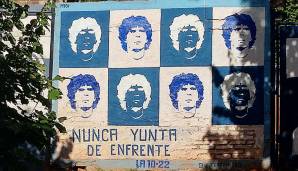 Diego Maradonas Konterfei ist auf den Wänden rund um das Estadio Juan Carmelo Zerillo ominpräsent.