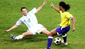 MITTELFELD: Lucas Bernardi. Der Abräumer spielte lange Jahre bei der AS Monaco. Seine anhaltenden Knieprobleme verhinderten eine WM-Teilnahme 2006. 2012 war ein Dopingtest von ihm positiv und er wurde für drei Monate gesperrt.