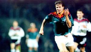 6. Das DFB-Auswärtstrikot 1994 bis 1996 von Andreas Möller mit der Nummer 8. Preis: 201 Euro.