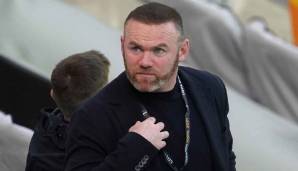 Trainer Wayne Rooney hat die akute Personalnot bei seinem Klub Derby County selbst weiter verschärft, indem er einen der neun verfügbaren Spieler im Training verletzte.